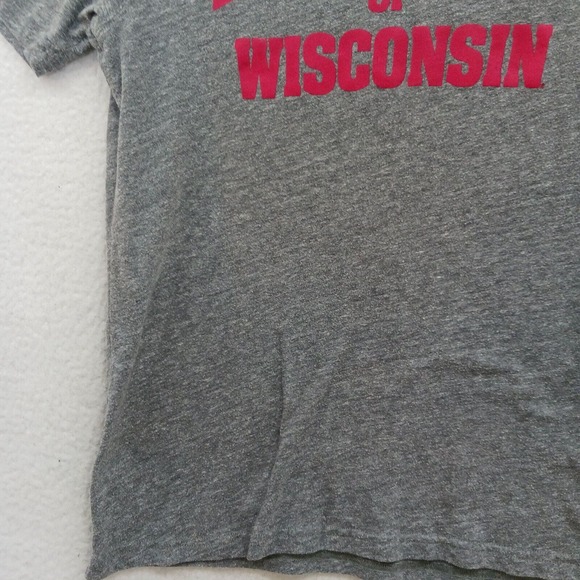 Under Armour Loose Gray Wisconsin Badgers Tee Shirt Men’s Size Medium - Picture 6 of 9